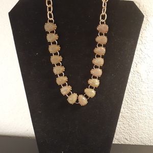 GORGEOUS NEW T&R Singer Crystal 9" Statement Necklace.